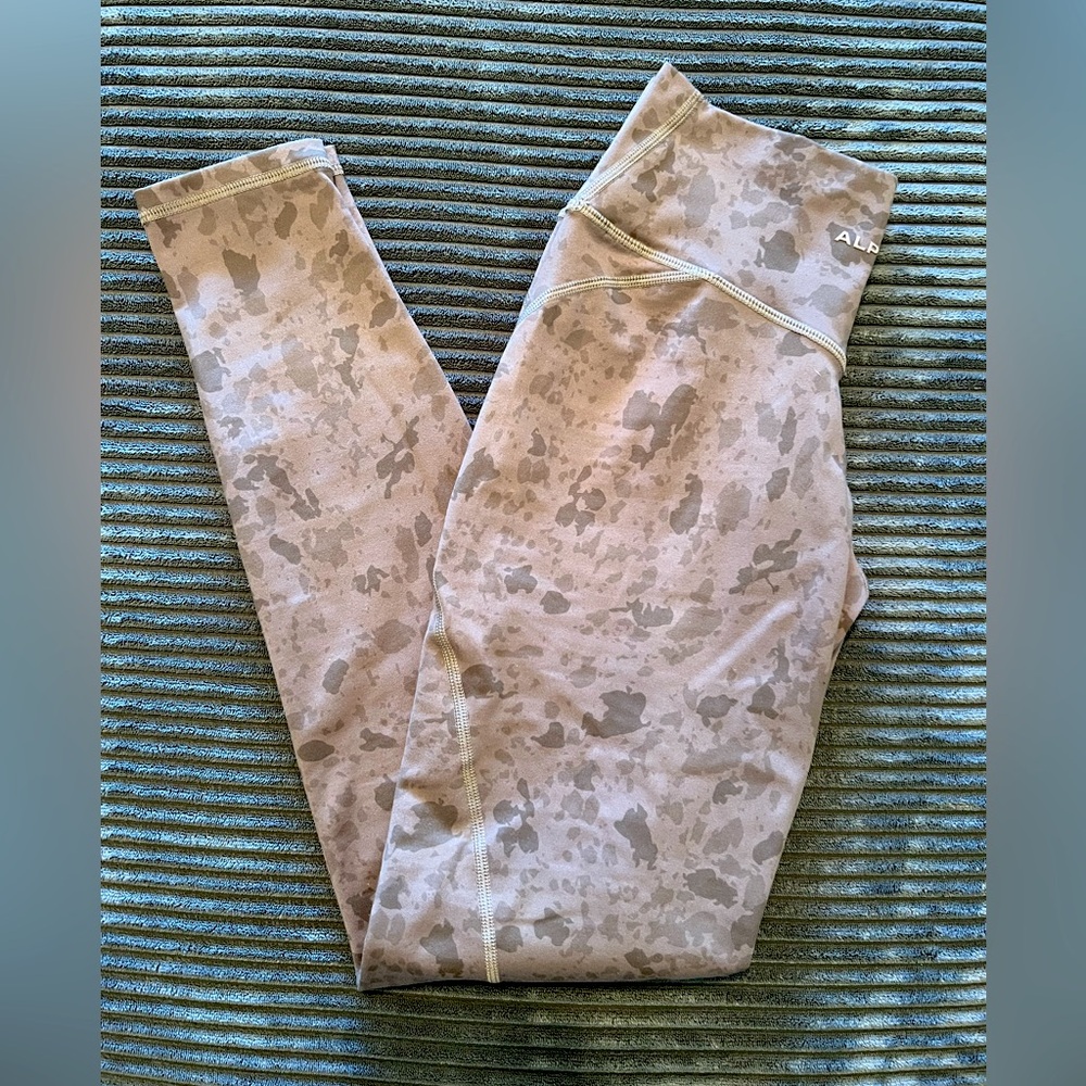 Alphalete Surface Leggings